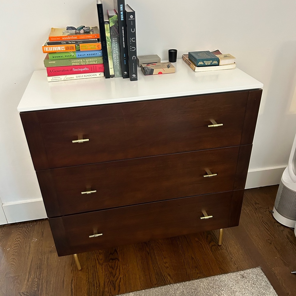 Chrishayla 3 - Drawer Dresser